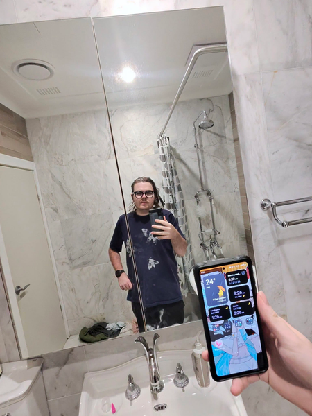 File:KaylebSelfi.png